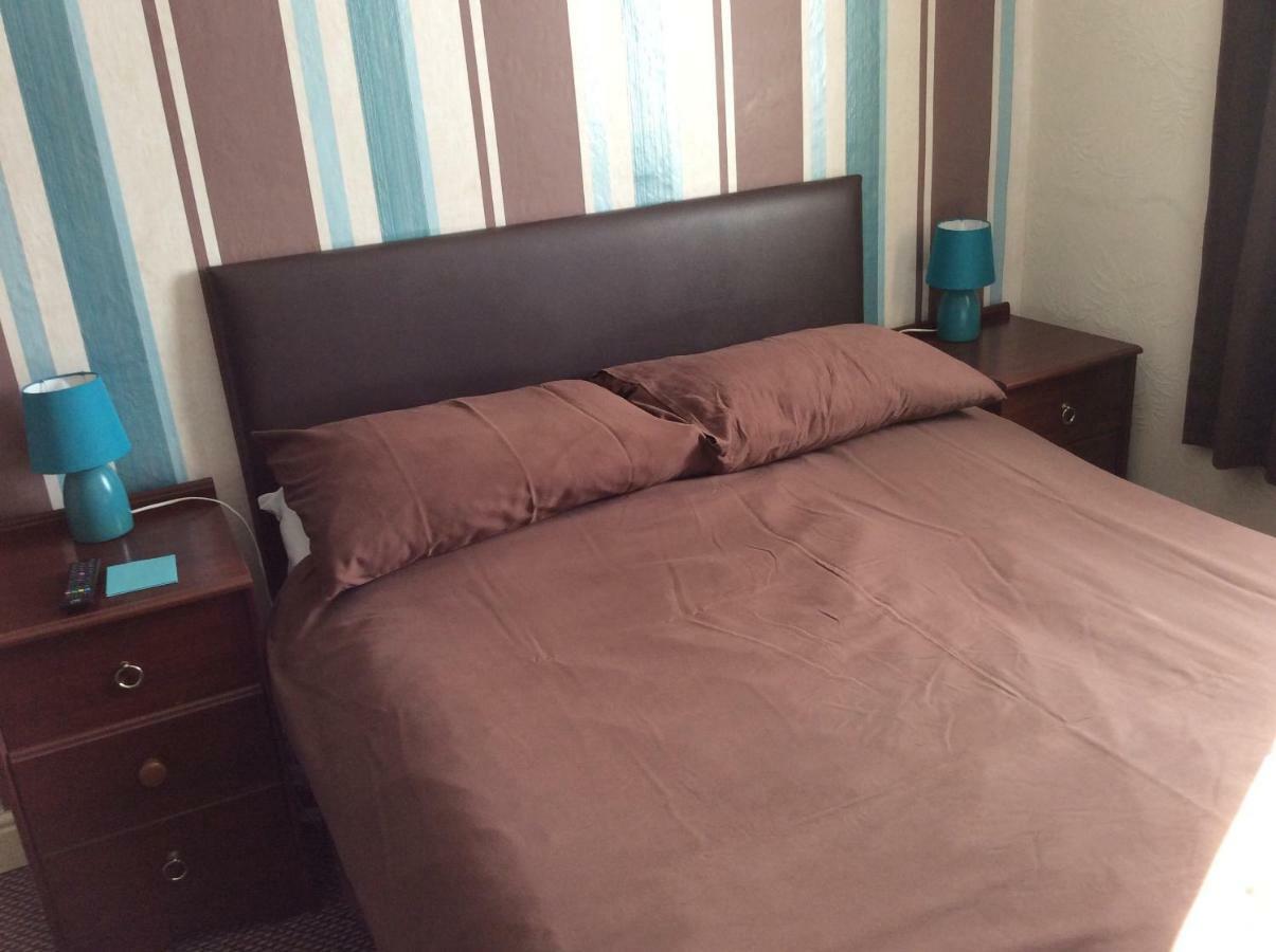 Lynton Bed & Breakfast Blackpool